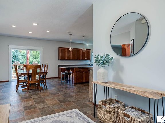 5th image of 2290 Balsam Dr