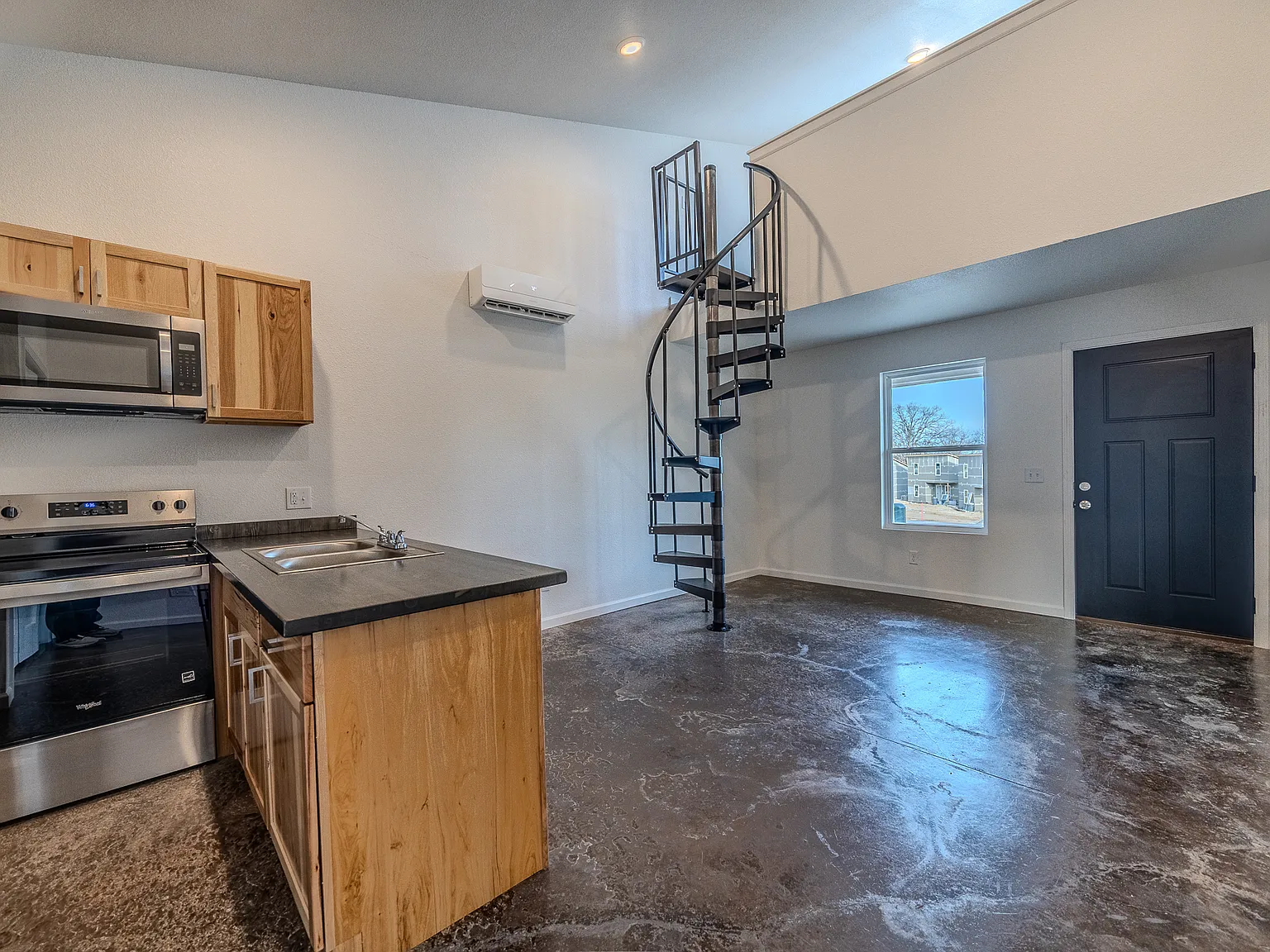 2 bed, 1600 sqft, $1,390 — Photo 4