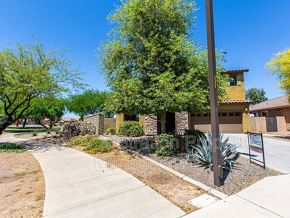 3rd image of 836 E Zesta Ln