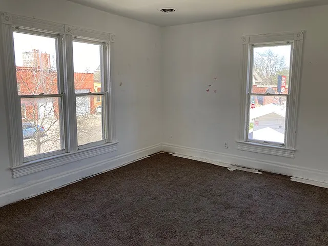 315 W Koenig St #1/2 — Photo 7