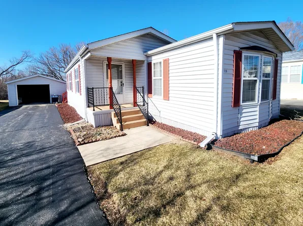 558 Navajo Trl, Marengo, IL 60152