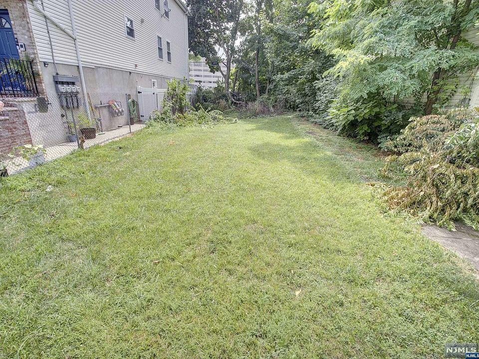 1st image of 156-158 Fairmount Ave