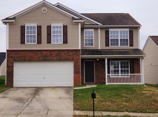 9217 Ames Hollow Rd, Charlotte, NC 28216