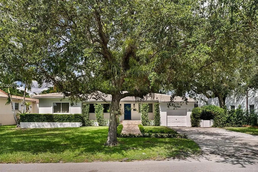 4724 Orduna Dr