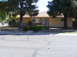 1101 W Laurel Ave, Visalia, CA 93277