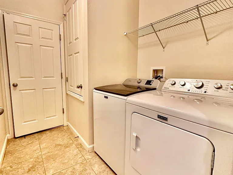 1385 Fuji Dr — Photo 16