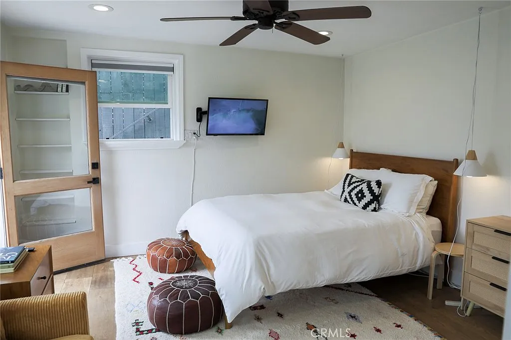Studio, 500 sqft, $2,900 — Photo 2