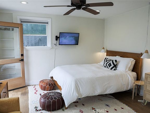 2nd image of 160 Avenida Florencia APT B