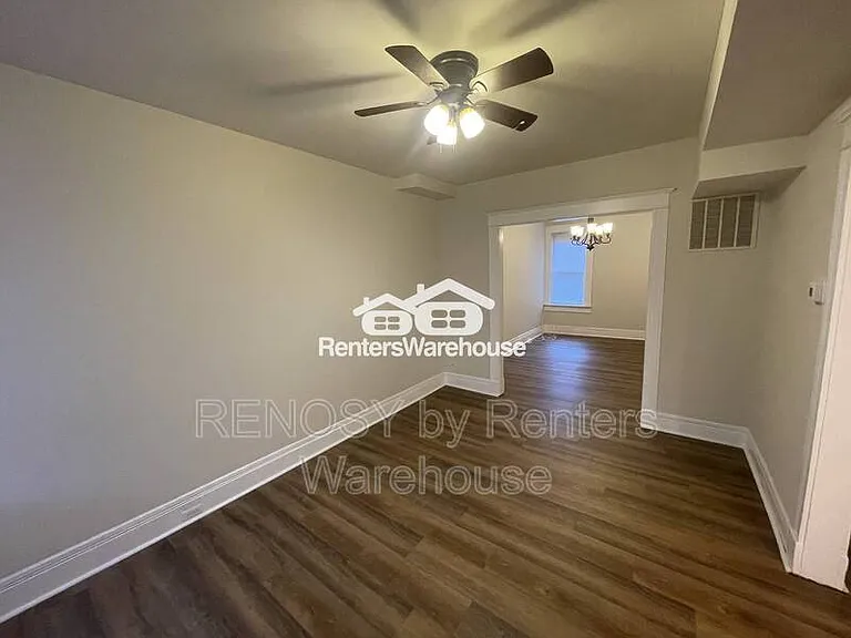 2855 W Cold Spring Ln — Photo 9