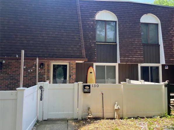 130 Golf Lane #130, Medford, NY 11763
