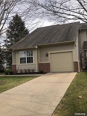 2nd image of 41755 Independence Dr #88