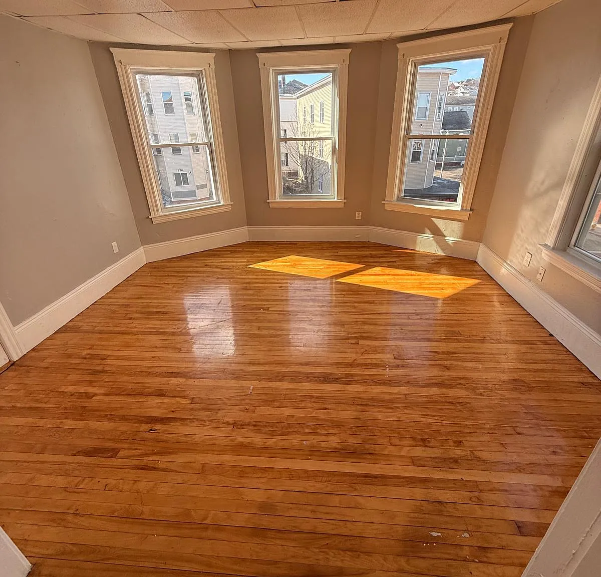 3 bed, $2,400 — Photo 1