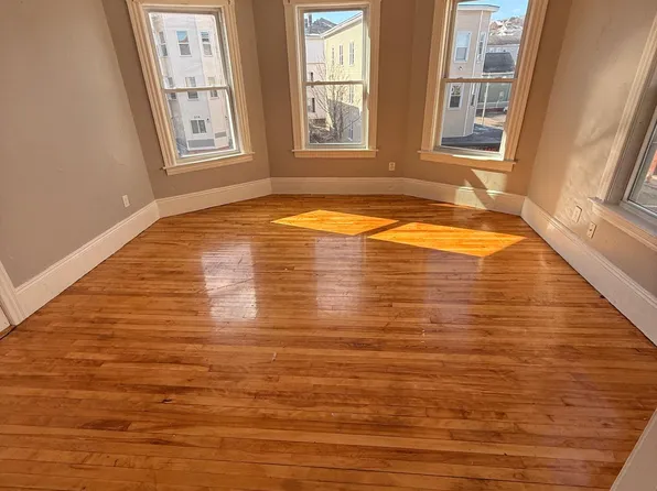 279 Grafton St Unit 2, Worcester, MA 01604