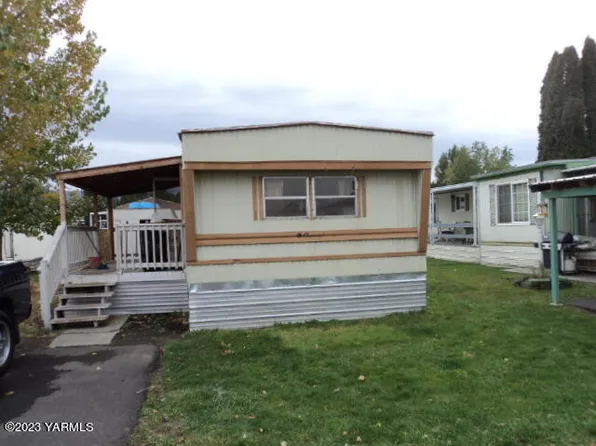4803 Ahtanum Rd Trailer 27, Yakima, WA 98903