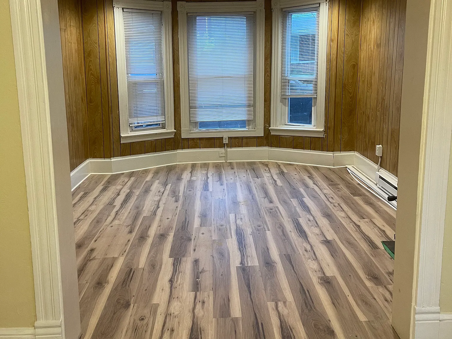909 N 4th Ave — Photo 2
