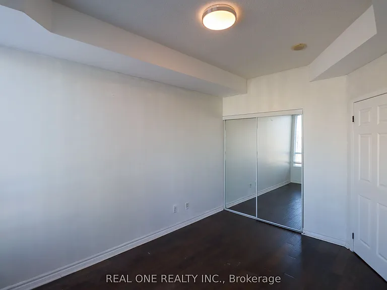 388 Prince Of Wales Dr #412 — Photo 15