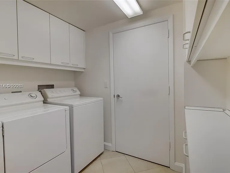 1455 Ocean Dr #902 — Photo 28