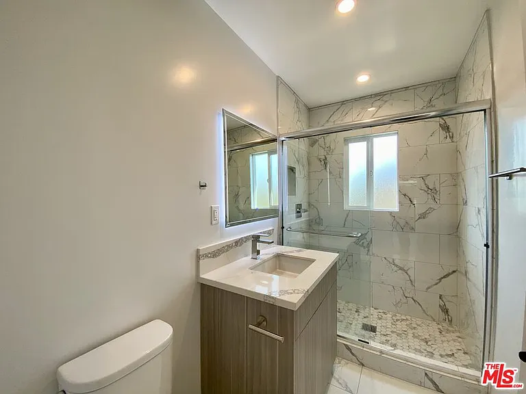 3207 W 3rd St #4 — Photo 10