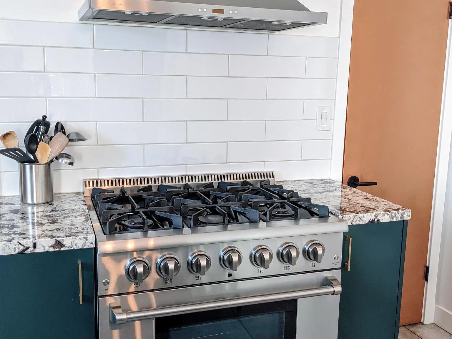 3 bed, 2008 sqft, $6,950 — Photo 3
