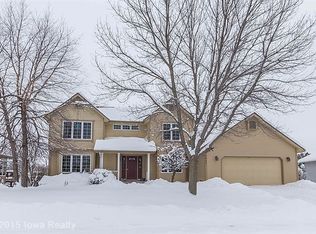 1021 Brookview Dr, Altoona, IA 50009