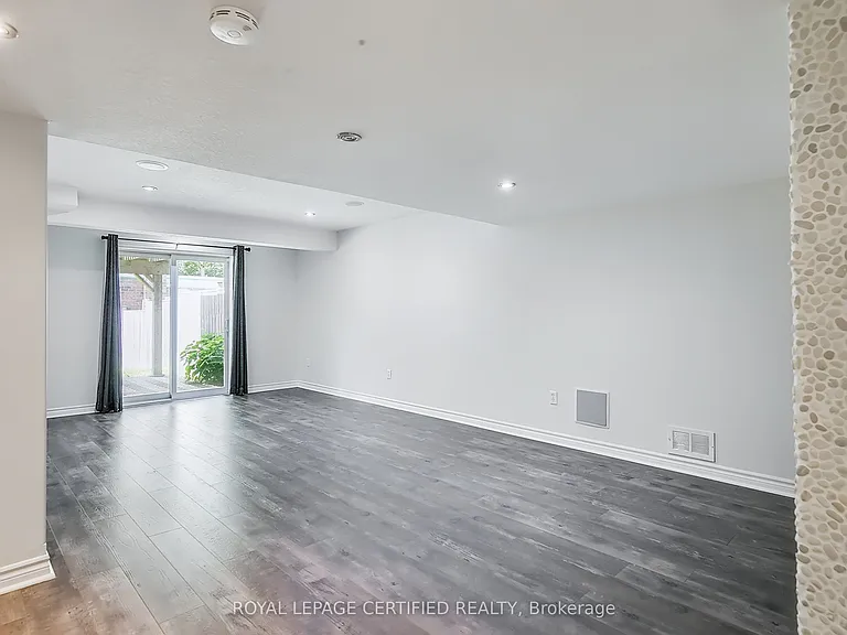 37 Wilkie Cres — Photo 23