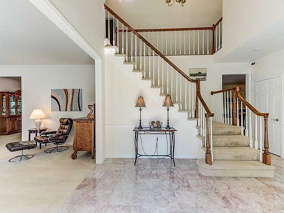 5th image of 2906 Pleasant Glen Dr