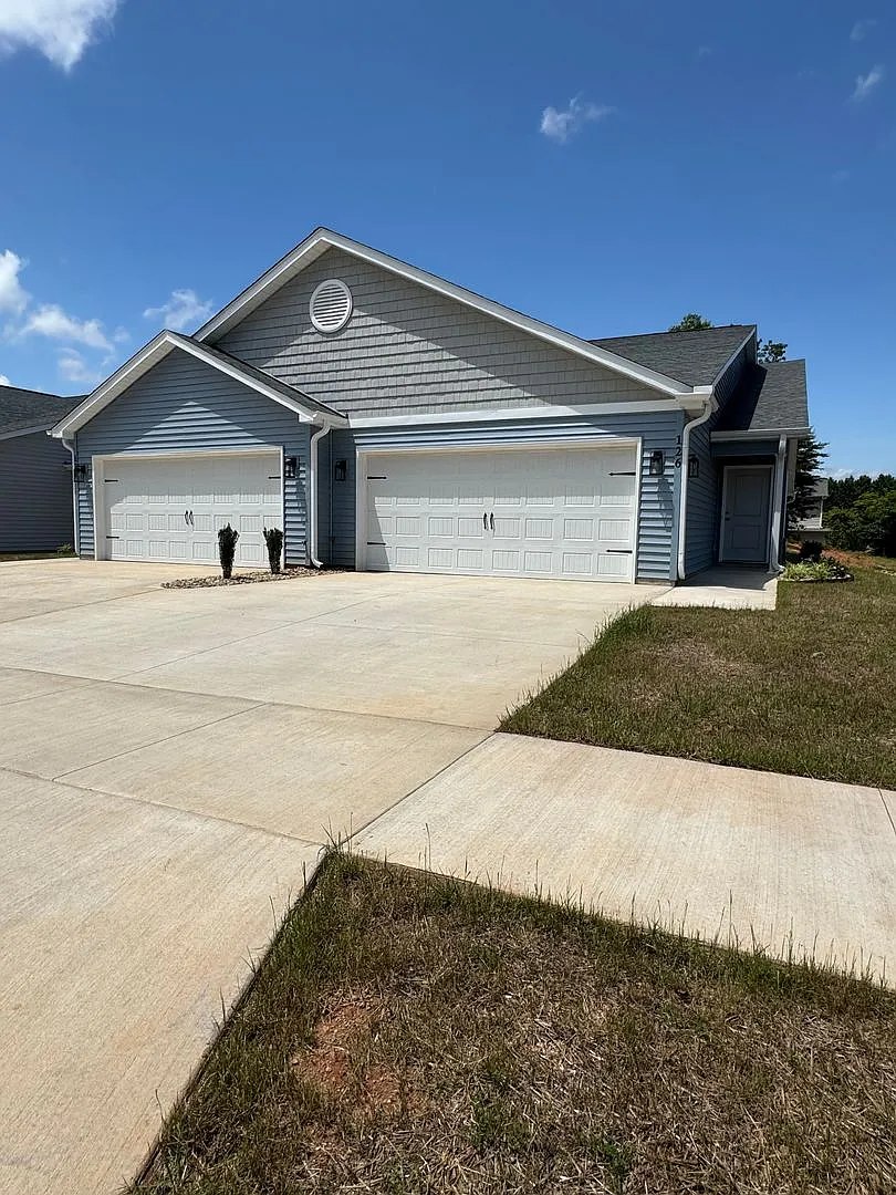 135 Brawley Villas Place — Photo 1