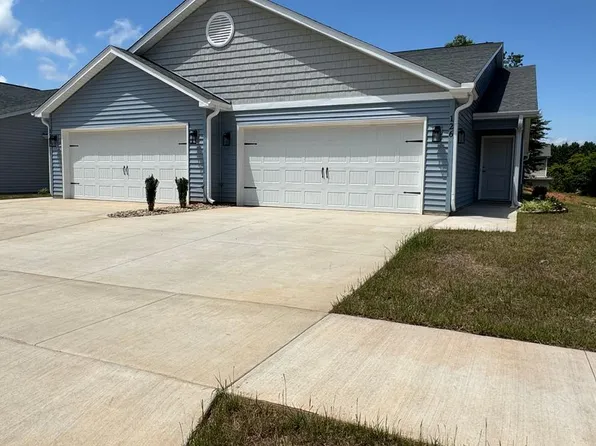 135 Brawley Villas Pl, Mooresville, NC