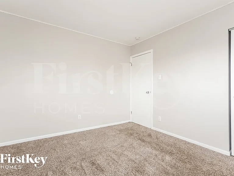 4600 W 79th Pl — Photo 8