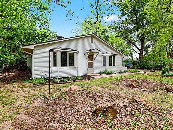 3rd image of 1830 S Chautauqua Ave