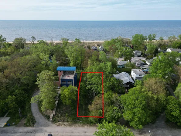 7632 Maple St, Gary, IN 46403