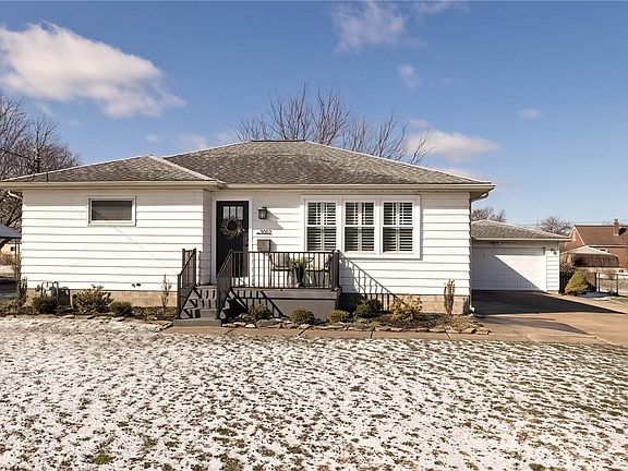 2nd image of 3002 Berkeley Rd