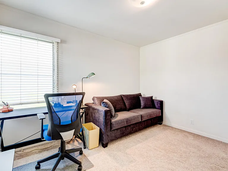 1254 Devon Ave — Photo 19