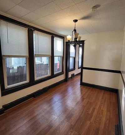 5th image of 1242 Mulberry St