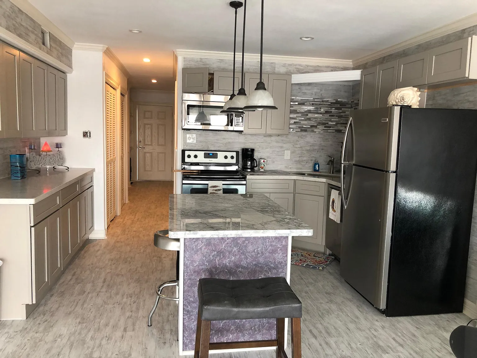 1 bed, 650 sqft, $2,300 — Photo 2