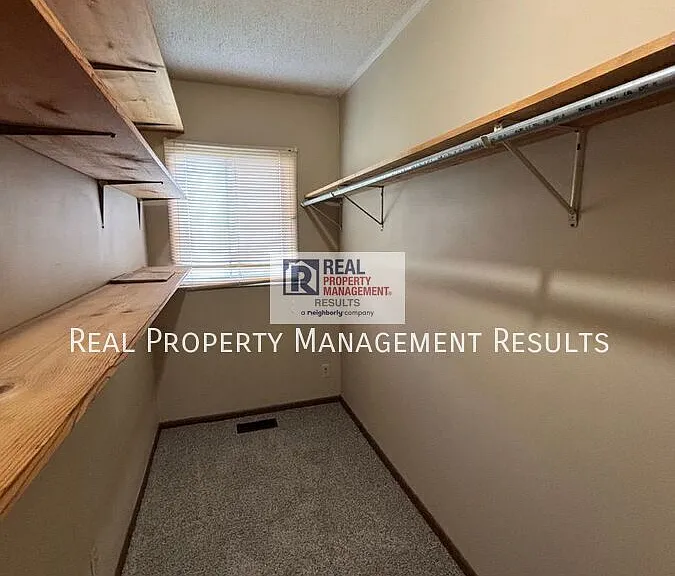 1916 N Iroquois Dr — Photo 15