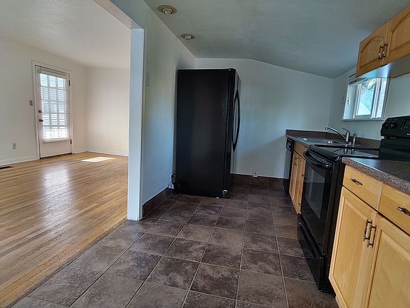 5th image of 4043 S Park Ave