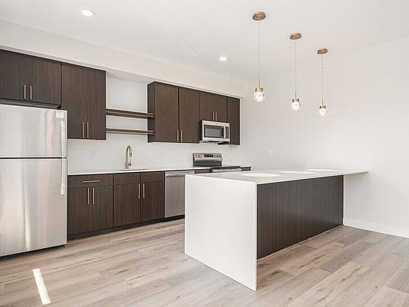 5th image of 300 E 13th St #2F