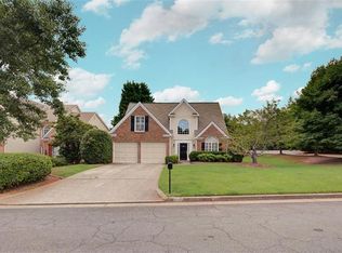 1040 Bradford Dr, Roswell, GA 30076