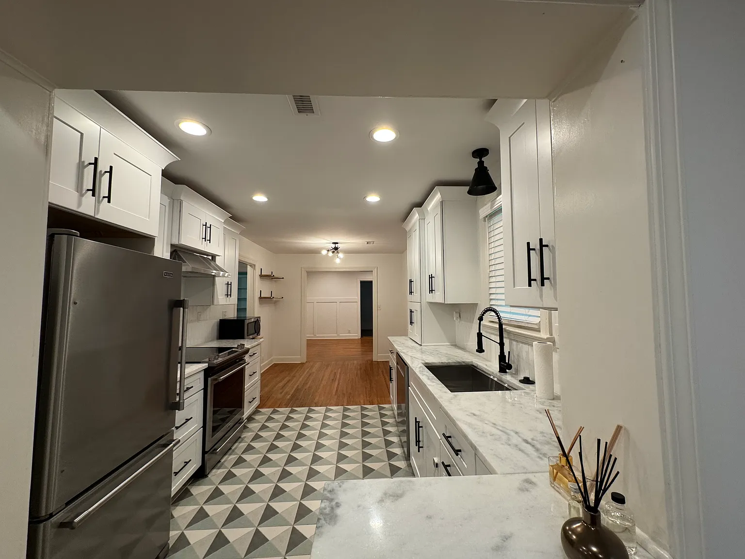 3 bed, 1515 sqft, $2,700 — Photo 3