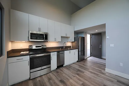 8465 Broadway #301 Photo 1