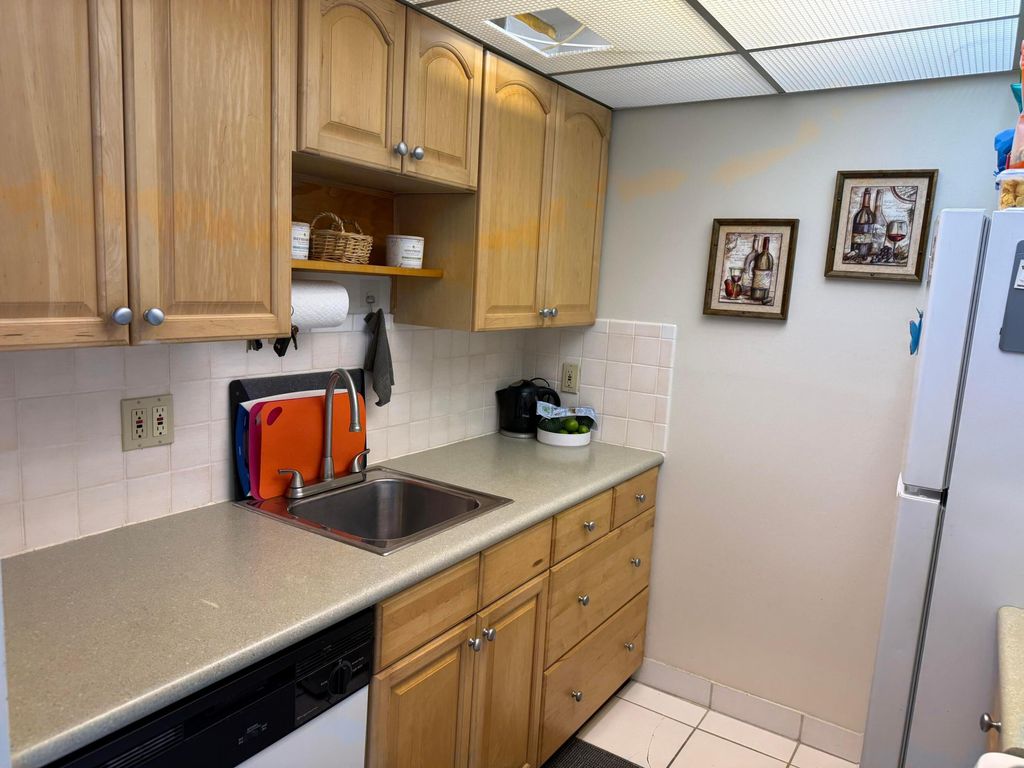 111 Briny Avenue #19-09, photo 6