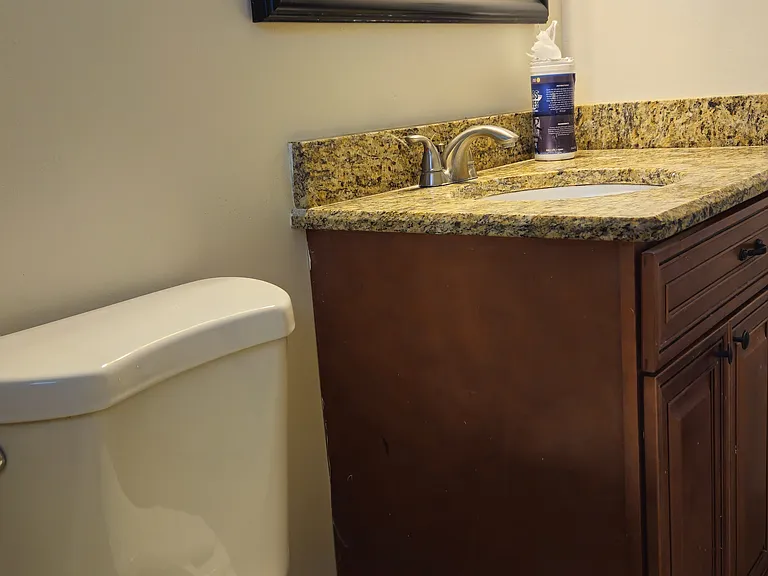 813 Ocean Dr — Photo 15
