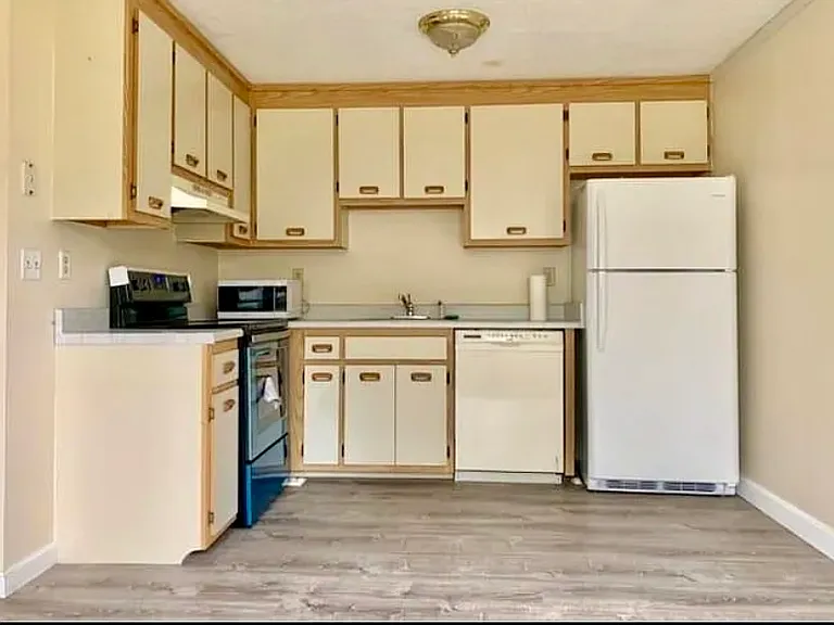 2400 Skyline Dr #1 — Photo 4