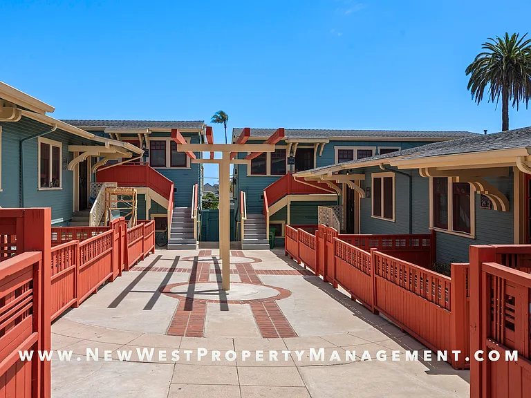 2417 Market St — Photo 3