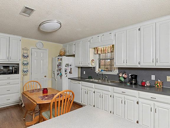 5th image of 6701 Country Ln