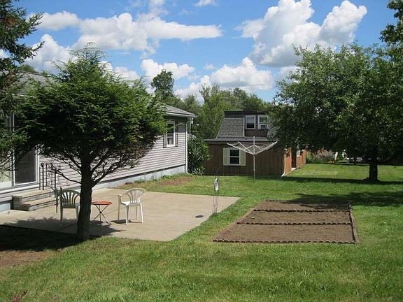 2nd image of 7 Valley Brook Dr