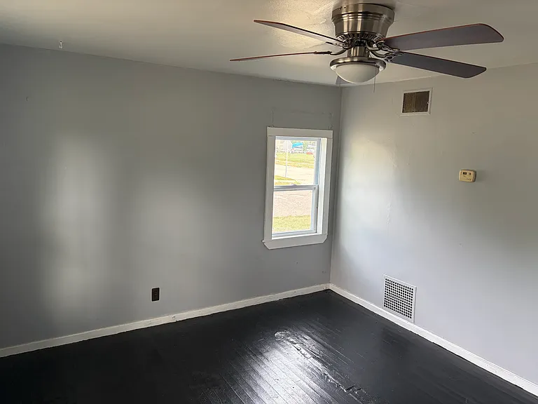 2204 Ellsworth St — Photo 2