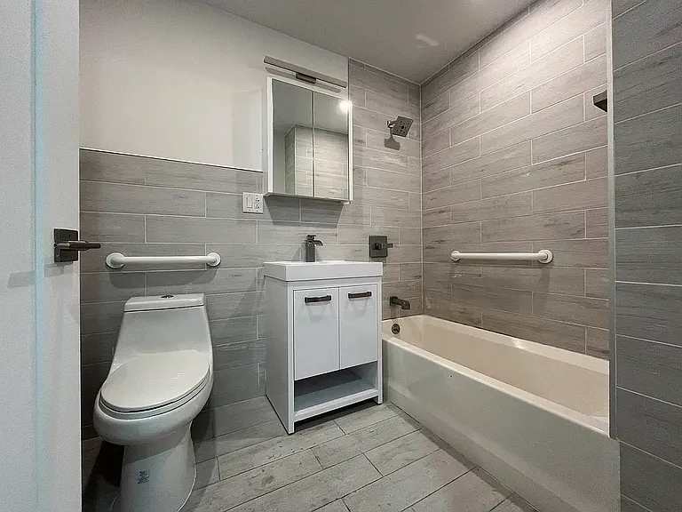 2113 5th Ave #1R — Photo 10
