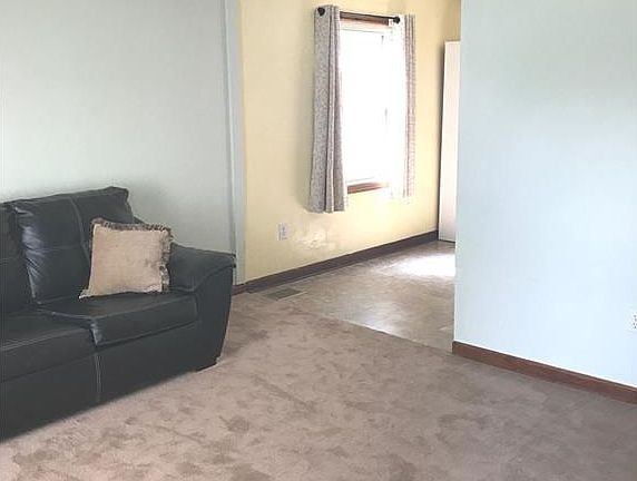 3rd image of 2093 Drake Dr